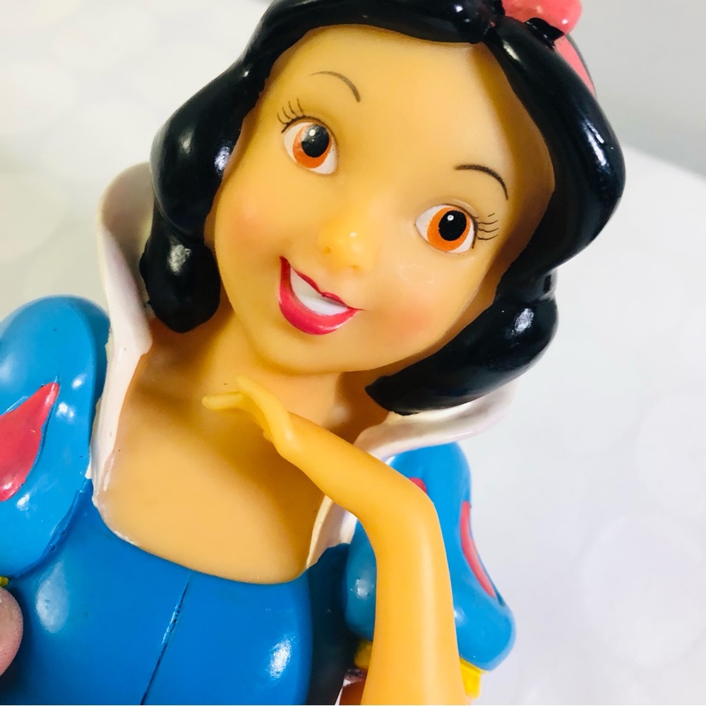 Vintage Disney Snow White Plastic/Vinyl Coin Piggy Bank 7in Beautiful Coin Bank!